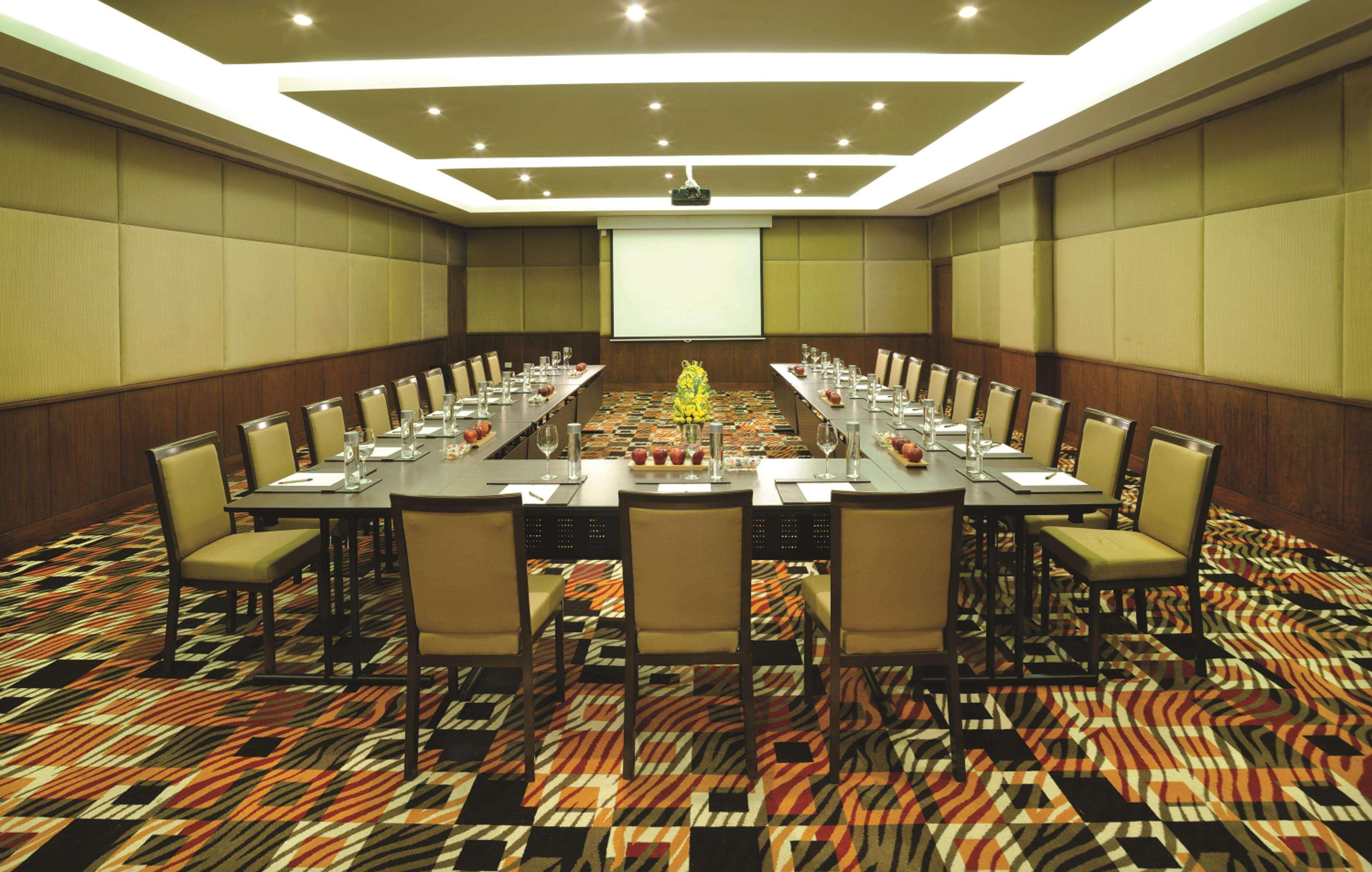 Doubletree By Hilton Gurgaon New Delhi Ncr Hotel Afaceri foto